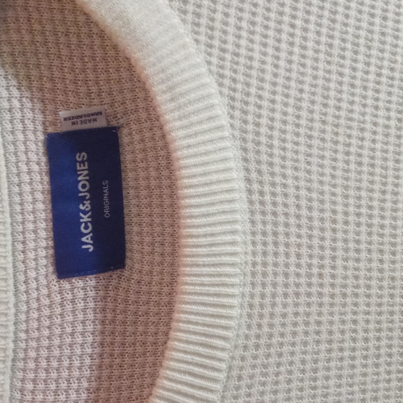 Jack & Jones Originals. Top half White Thick Crochet by hand & Bottom Half Gray. - Picture 2 of 3